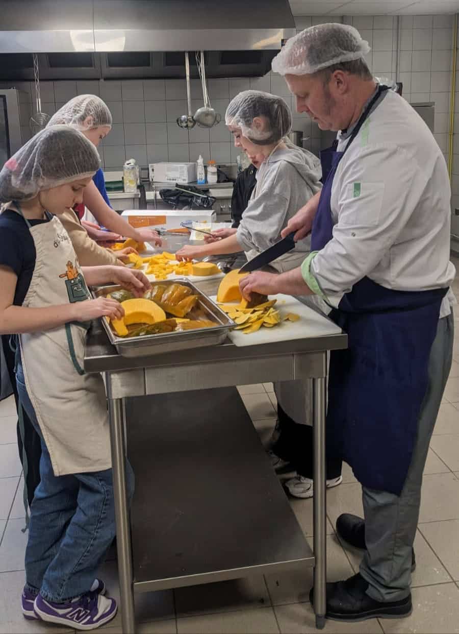Découverte de la cuisine du collège avec Tony